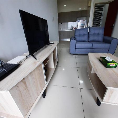 Raffles Suite 1 Bedroom Homestay Skudai Exteriör bild